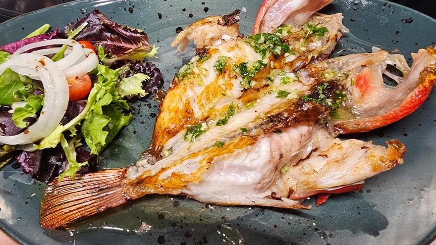 El marmitako es el rey de la casa en el Toki Alai de Bermeo