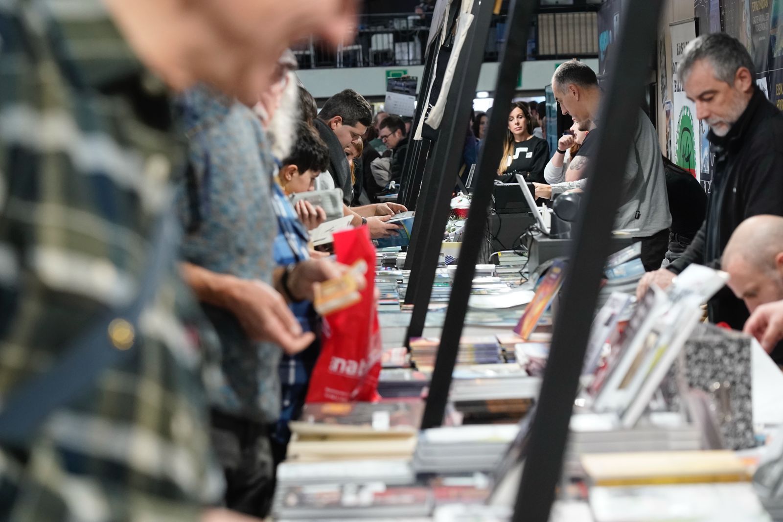 En imágenes: colas para acceder a una Durangoko Azoka a reventar