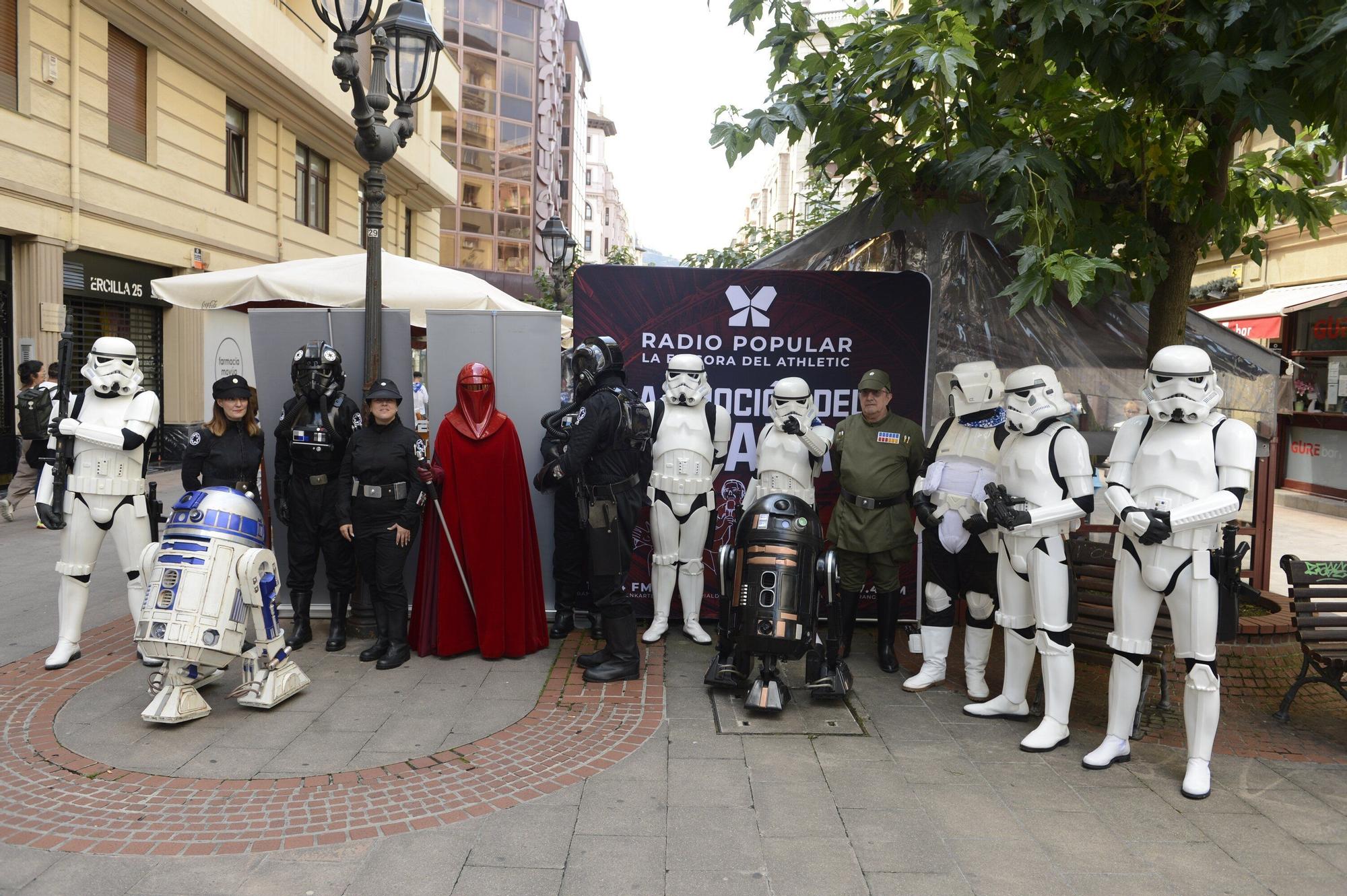 En imágenes: los personajes de Star Wars irrumpen en plena Aste Nagusia