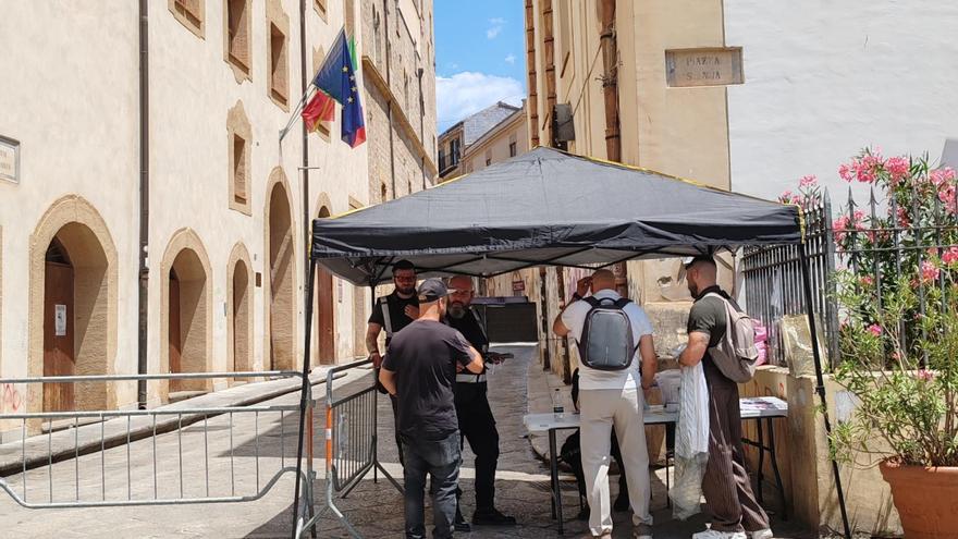 Palermo se rebela contra la fiesta nupcial de Dua Lipa: "Nuestra plaza no es vuestro salón"
