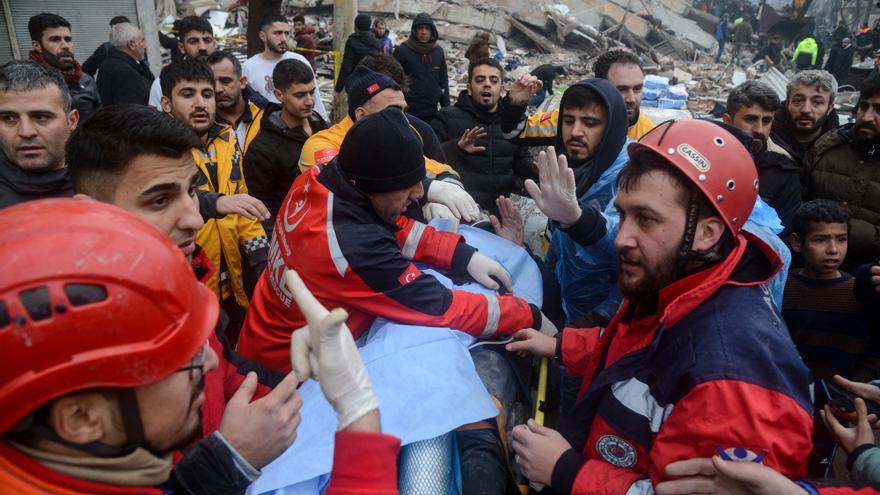 Así puedes ayudar desde Euskadi a las víctimas del terremoto en Turquía y Siria