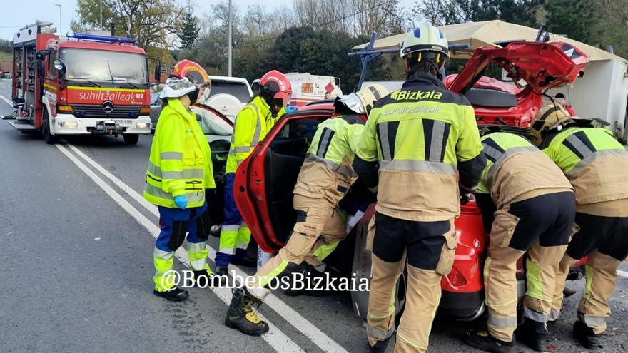 Dos personas resultan heridas en un accidente de tráfico en Arrigorriaga