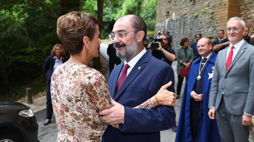 Chivite lamenta la muerte de Lambán, &quot;impulsor de las relaciones fraternales&quot; entre Aragón y Navarra