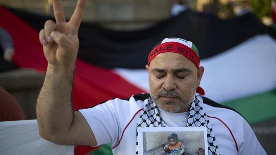 Iruña desafía al calor y sale a la calle para denunciar el genocidio en Gaza