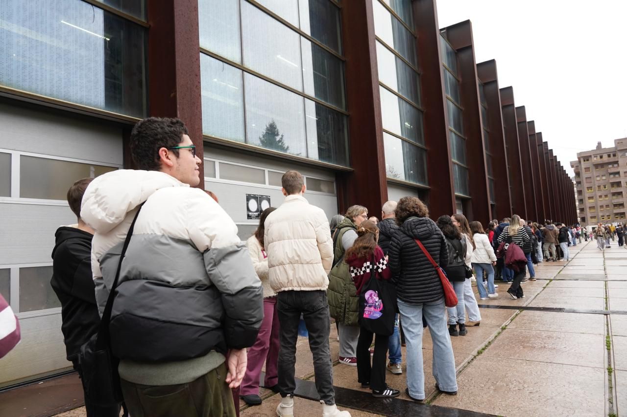 En imágenes: colas para acceder a una Durangoko Azoka a reventar