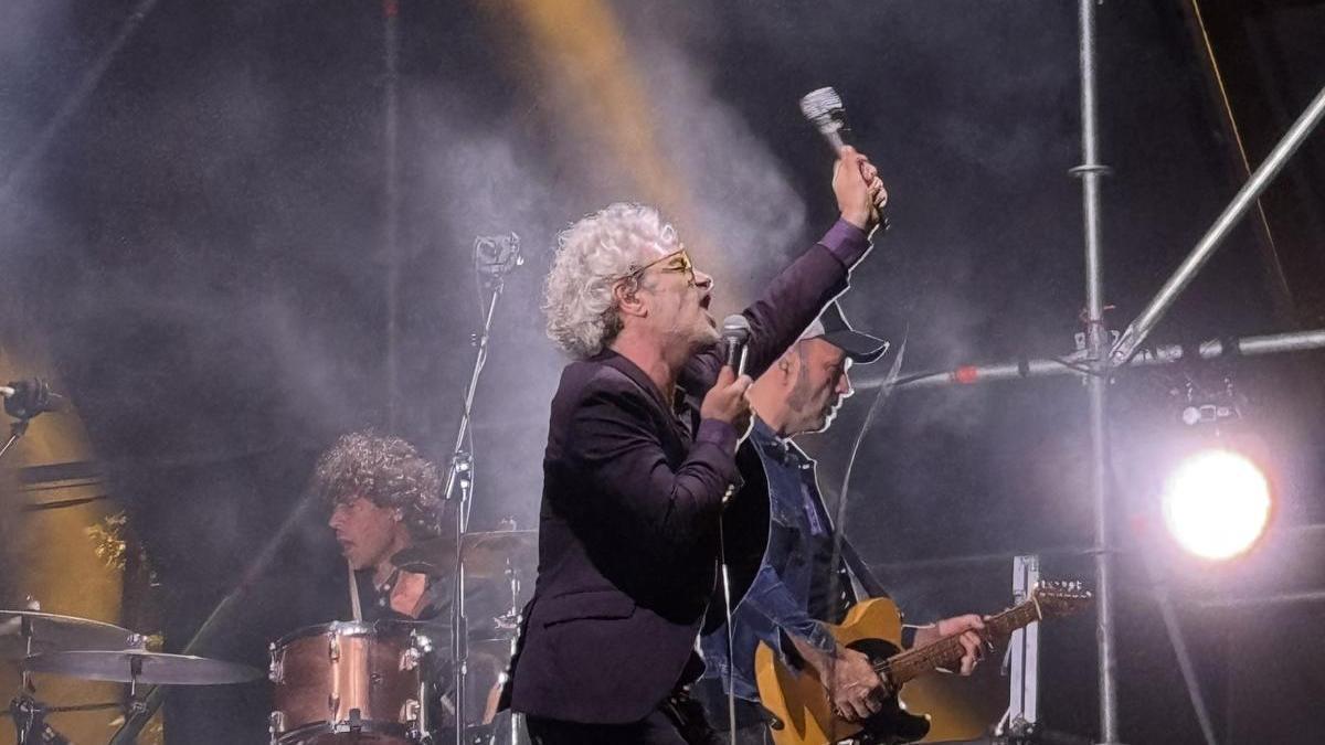 León Benavente, durante su concierto.
