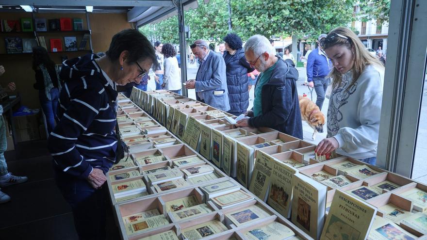 La Feria del Libro Antiguo y de Ocasión vuelve a la Plaza del Castillo