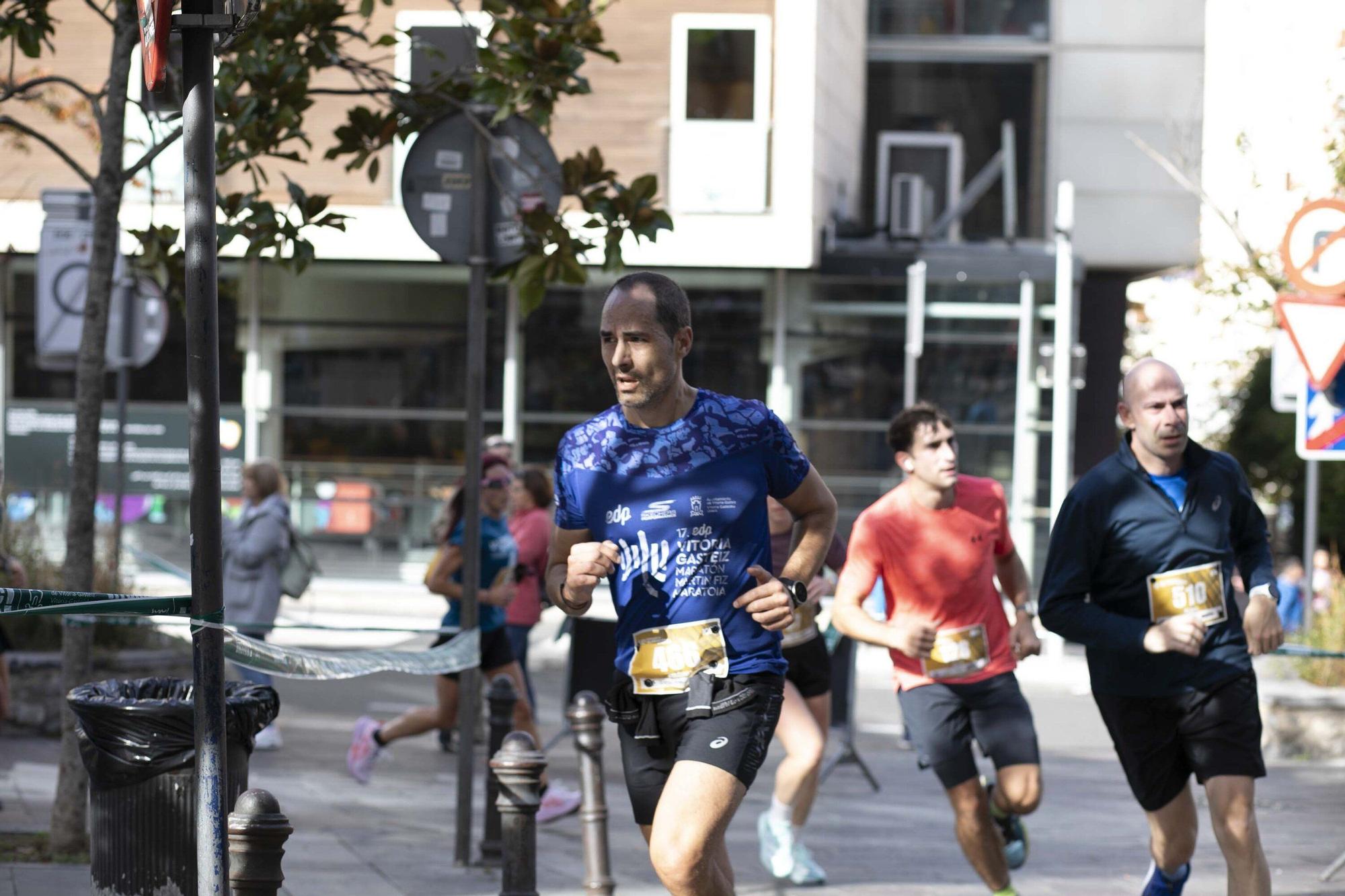 En imágenes: Miles de personas participan en La Conquista de la Almendra
