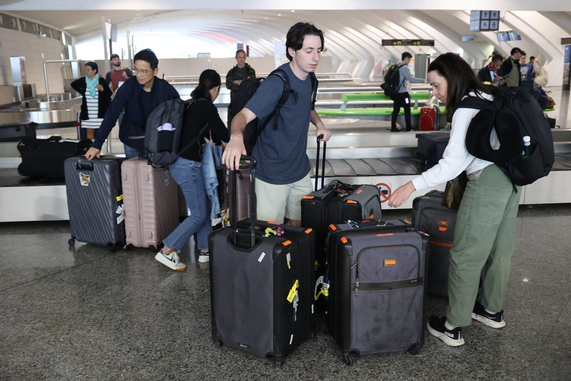 En imágenes: Aduanas, el filtro silencioso en el aeropuerto de Bilbao