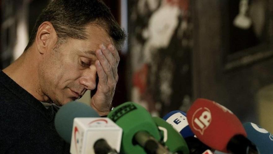 El diputado de UPyD por Valencia, Toni Cantó, en la rueda de prensa para dar a conocer su renuncia.