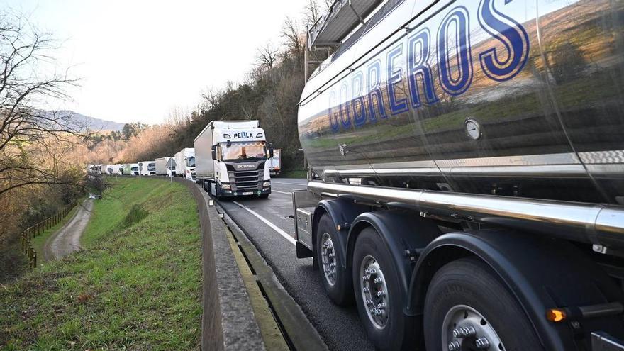 Abierto el paso de Biriatu: retenciones kilométricas de camiones