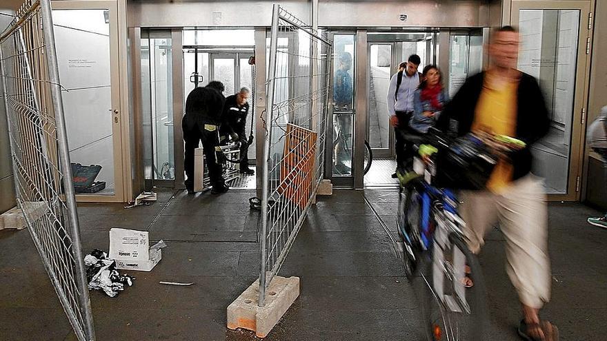 Imagen del ascensor de Descalzos en unas obras anteriores.  | FOTO: IBAN AGUINAGA