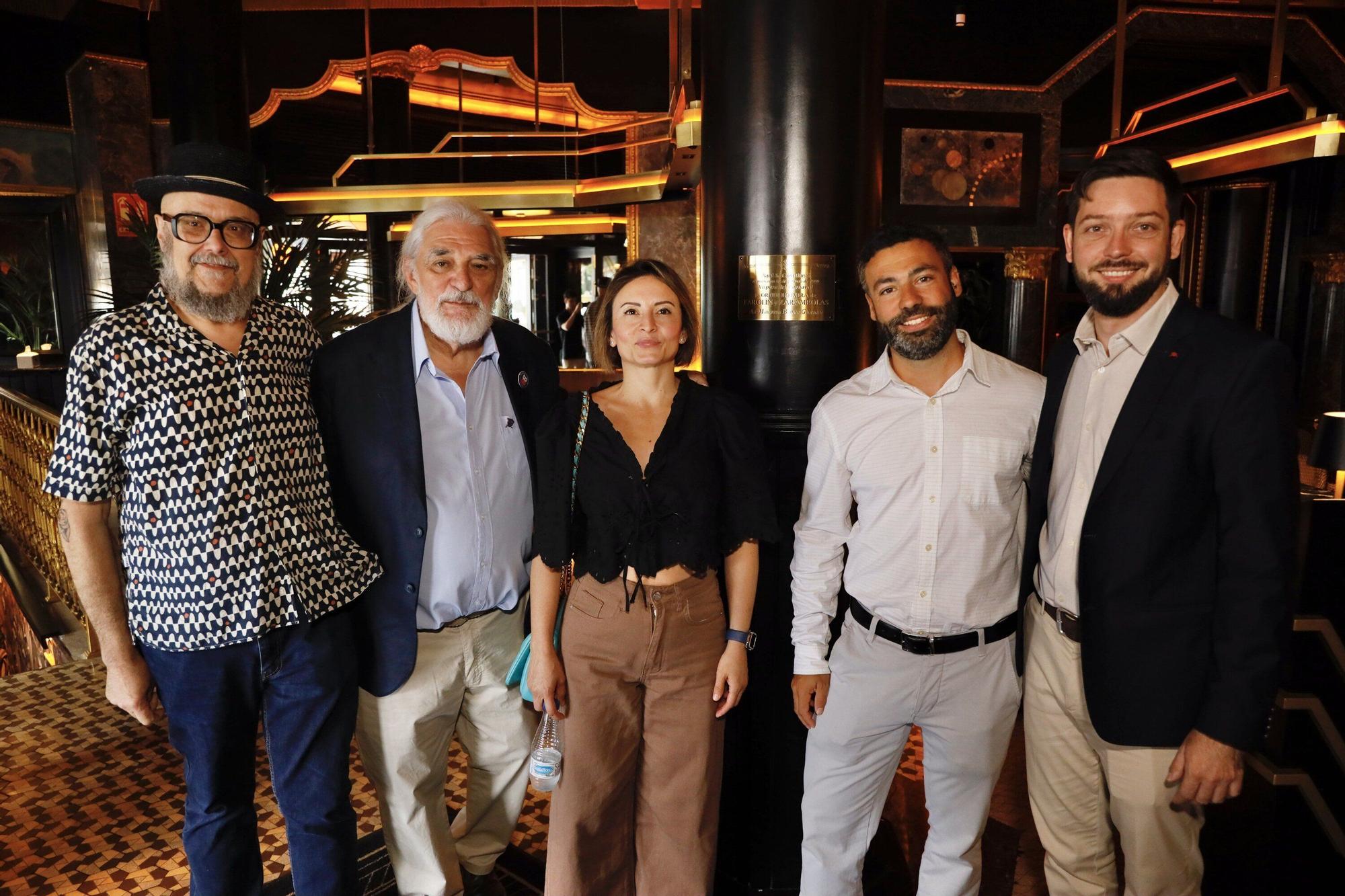 El Aitaren Boulevard inaugura la placa de la constitución de la Orden Botxera de Farolín y Zarambolas