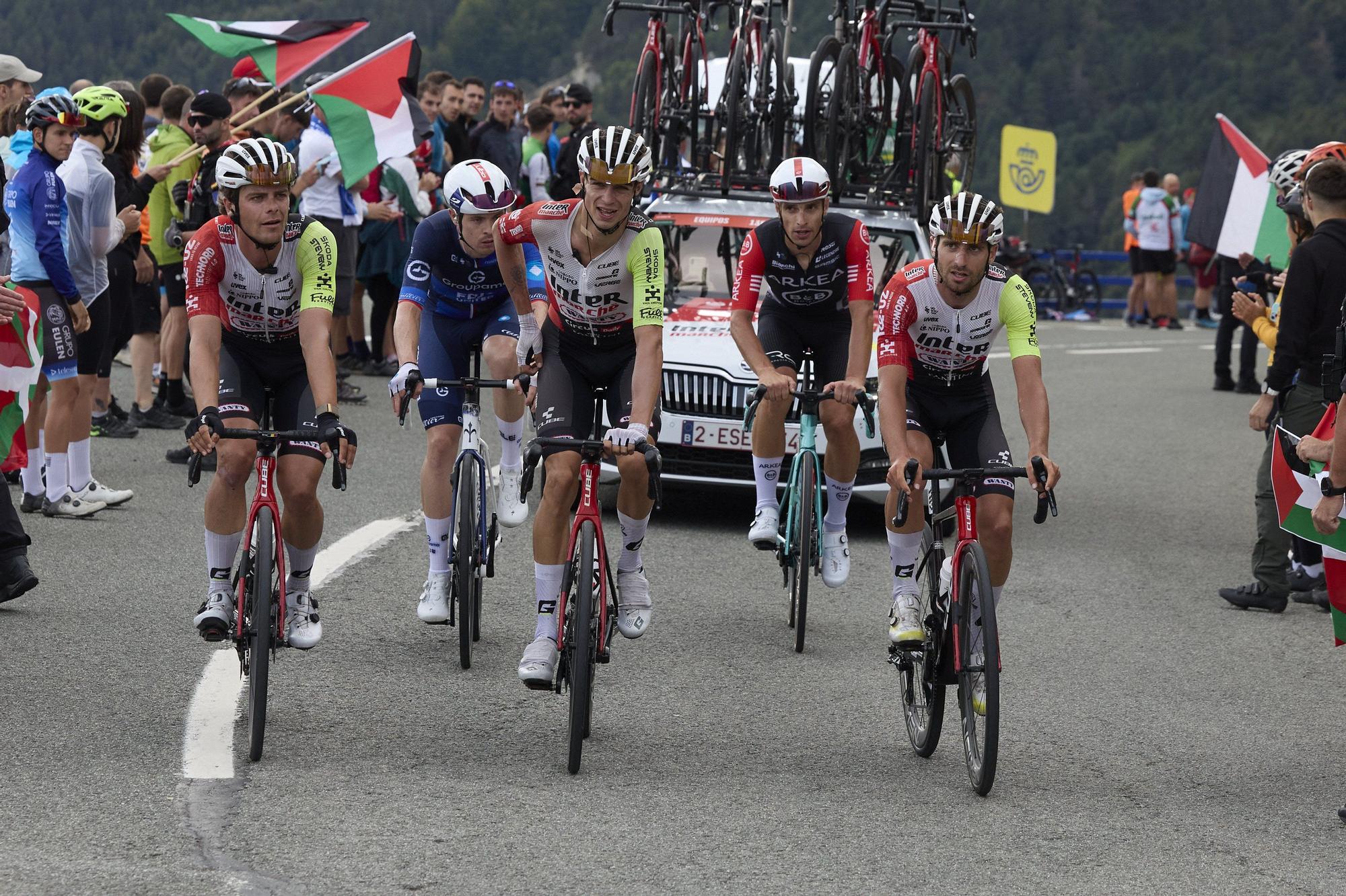 Fotos de la etapa navarra de La Vuelta 25 entre Sendaviva y Larra - Belagua