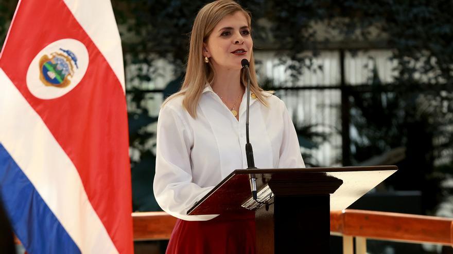 Evacuada de urgencia la presidenta de Costa Rica tras una explosión en una zona de minería ilegal