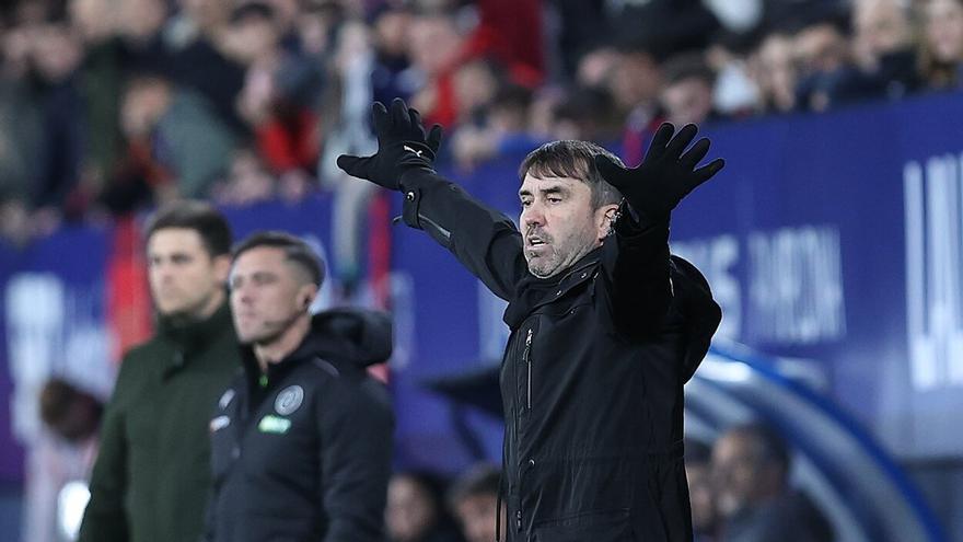 Coudet: “Nos vendría bien contar con más jugadores en algunas posiciones en las que estamos al límite”