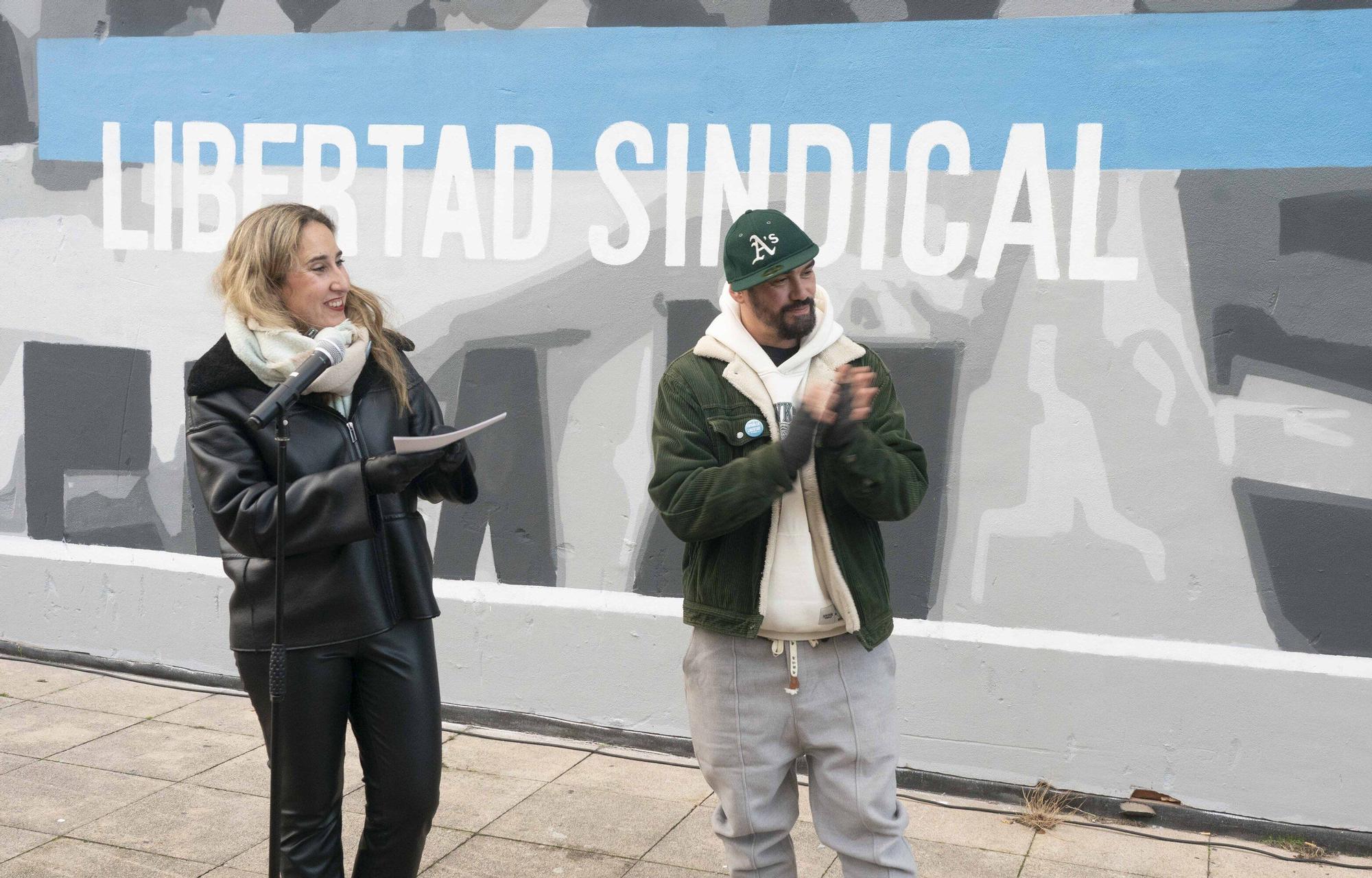 En imágenes: Zabalgana estrena un mural sobre la evolución del movimiento obrero