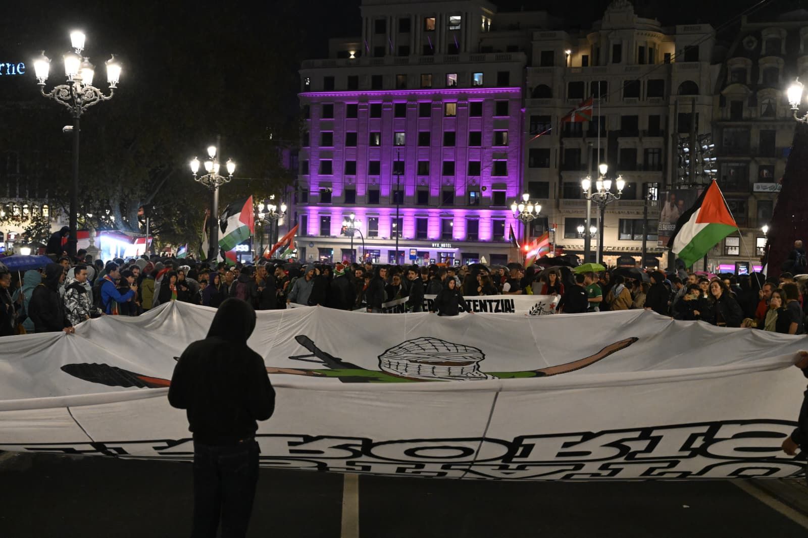 Cientos de personas marchan en Bilbao en apoyo a Palestina