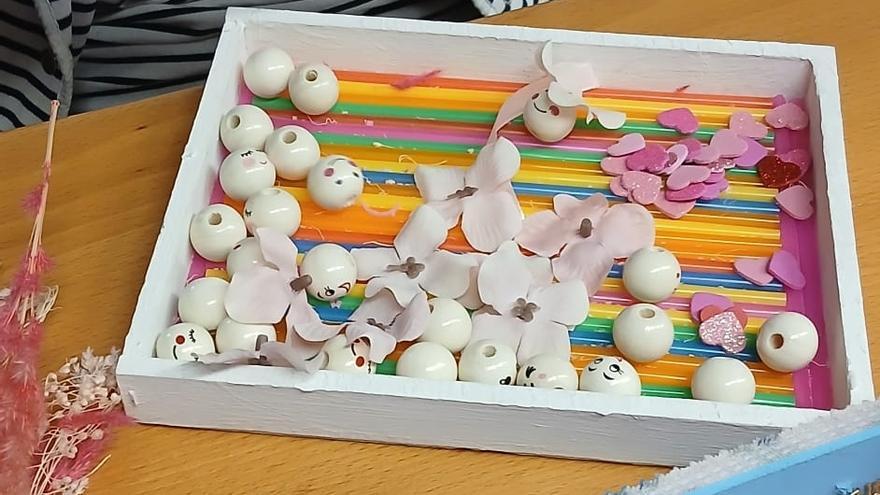 Broches contra el cáncer  de mama en Mungia