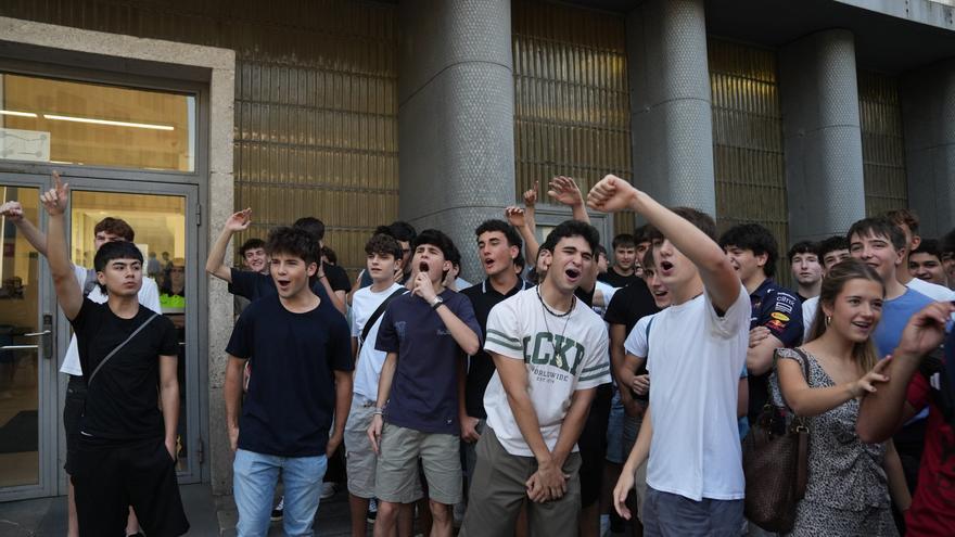 Familias de estudiantes presentan más demandas por los ceros en la PAU