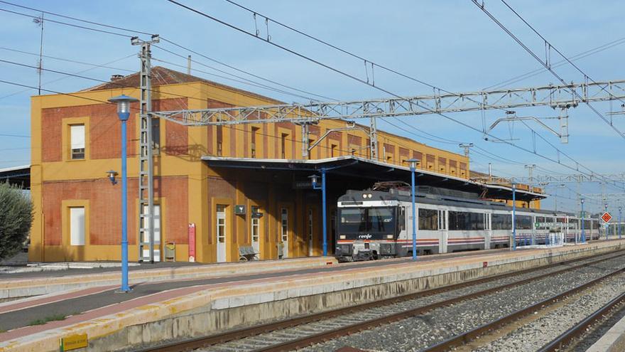 Cortada la circulación de trenes entre Rincón de Soto y Castejón por un incendio cerca de la vía