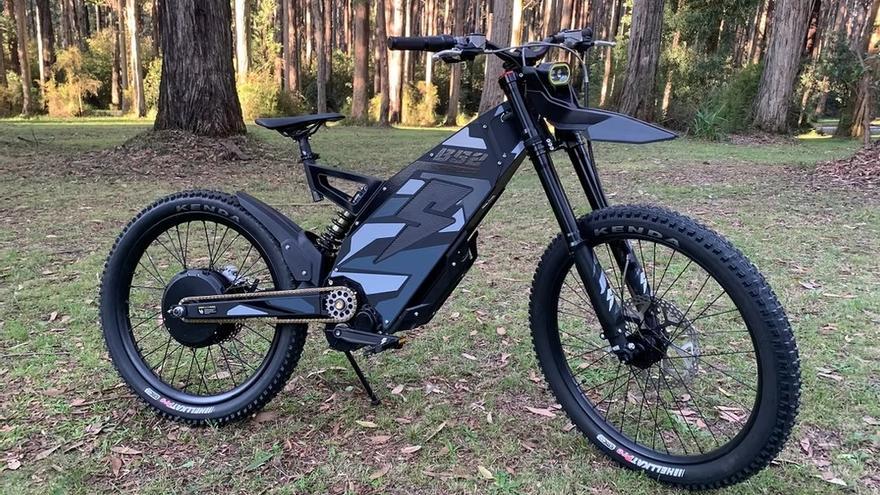 La Stealth B-52 tiene una enorme potencia, suministrada por un poderoso motor de 5.200W.