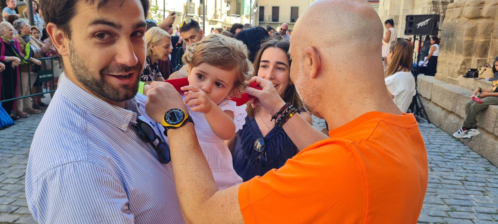 Fotos de la imposición del pañuelo de fiestas de Tudela a los nacidos en 2024