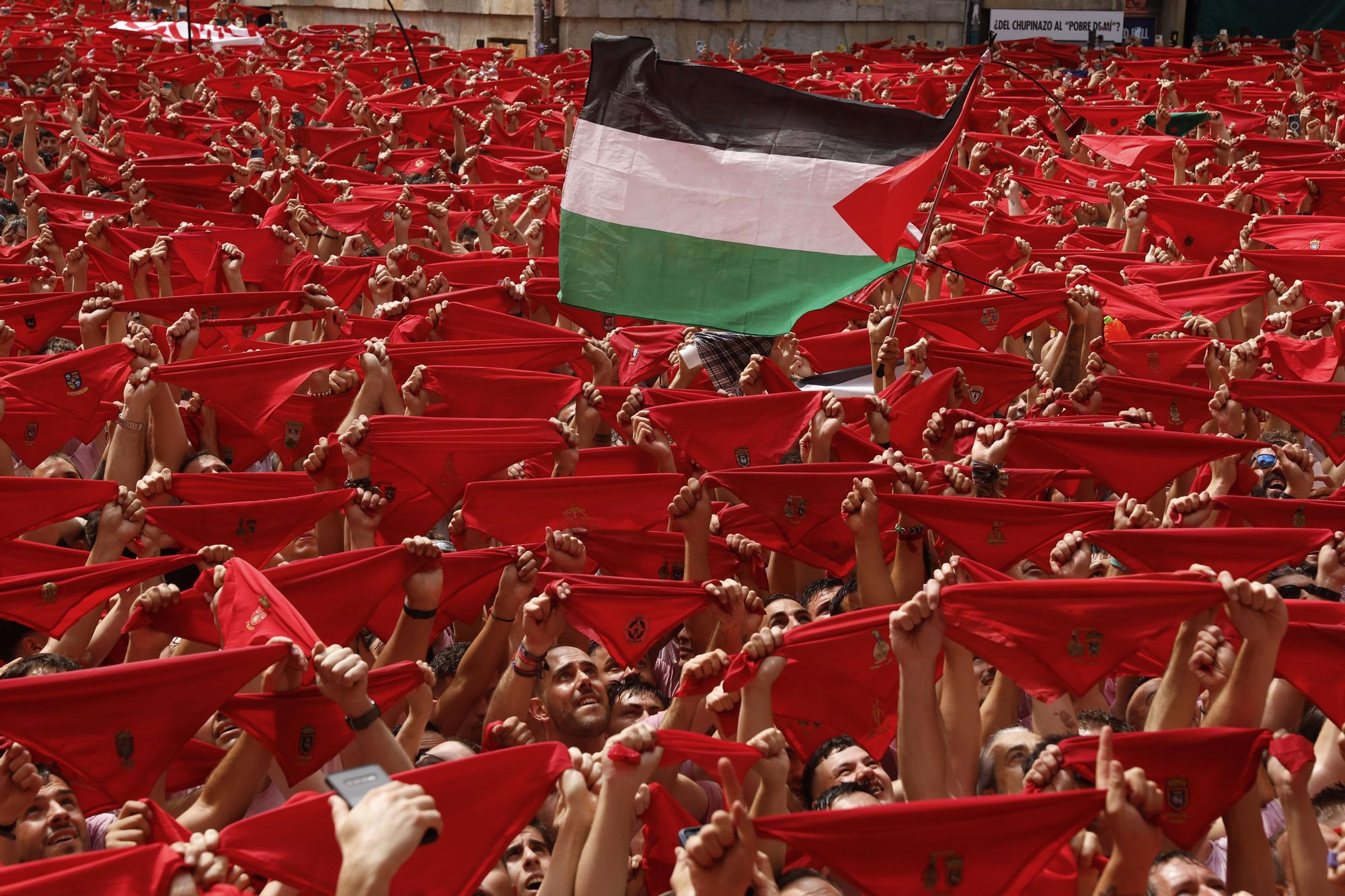 Fotos del  Chupinazo de San Fermín 2025 en Pamplona: ¡La fiesta más internacional se enciende con un grito solidario por Palestina!