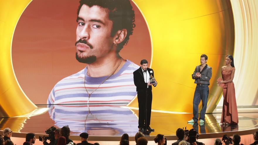 Bad Bunny hace historia en los Grammy en una gala con criticas al ICE
