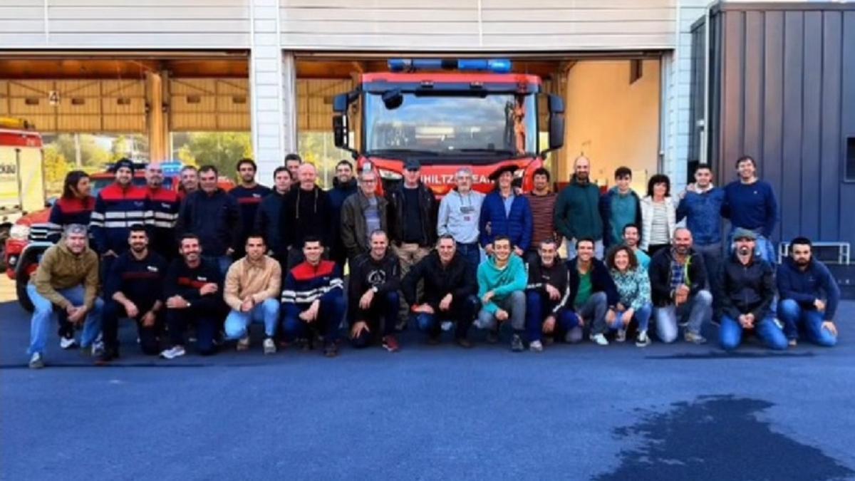 Iosu se despidió de sus compañeros en el parque de Arratzu.