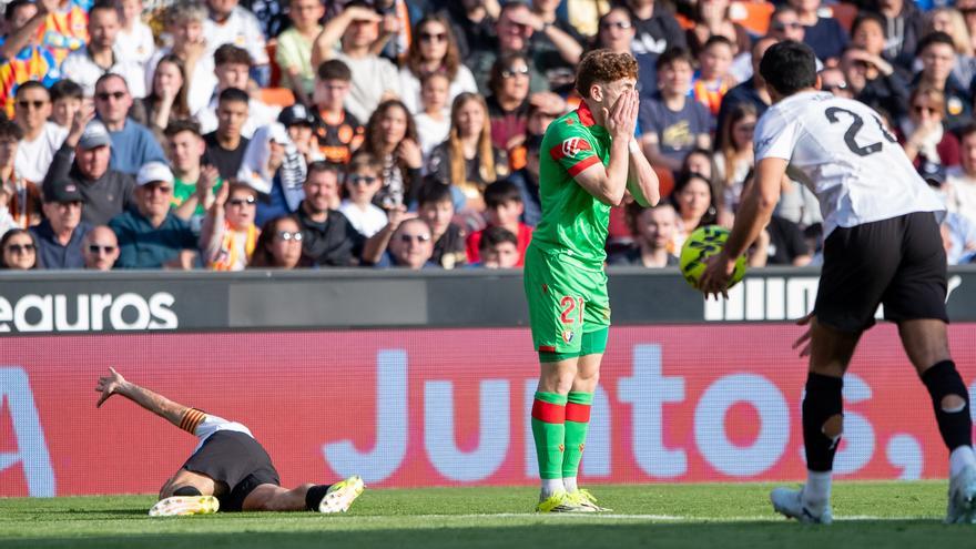 El Valencia termina con la buena racha de Osasuna