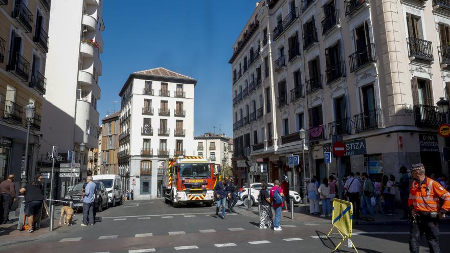 Un bombero detalla las labores en el edificio que ha sufrido un derrumbe en Madrid