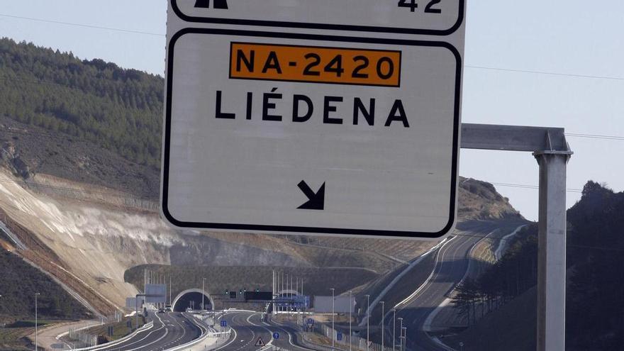 Herida una mujer de 78 años al salirse de la vía un vehículo en Liédena