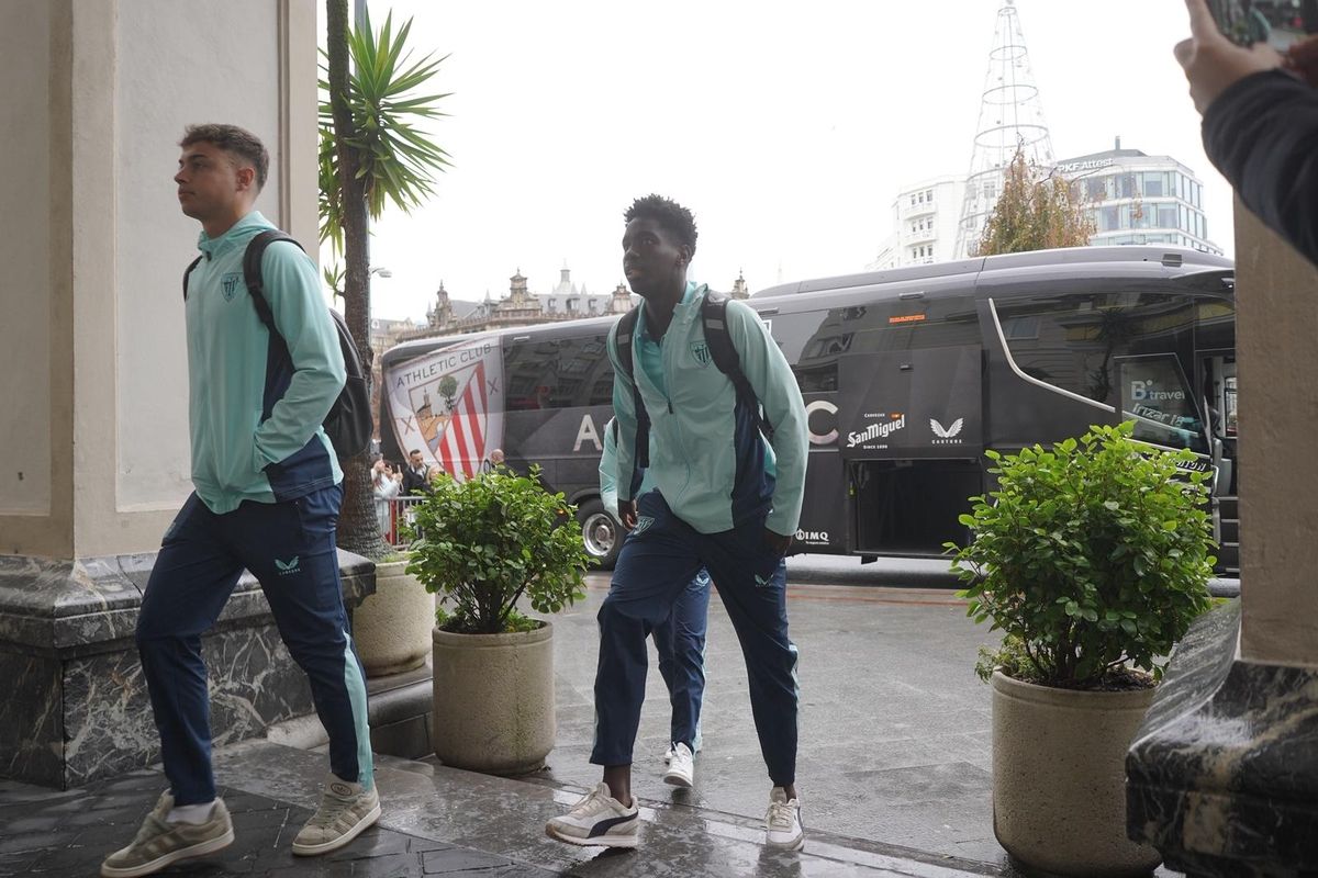 Los jugadores del Athletic llegan al hotel de concentración