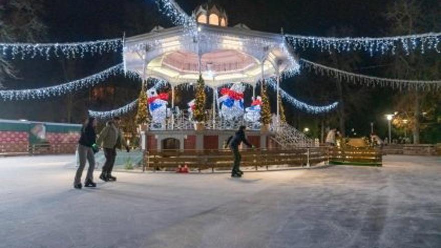 Izotz pista eta txirrista izango dira aurten ere Gabonetan Gasteizko Florida parkean