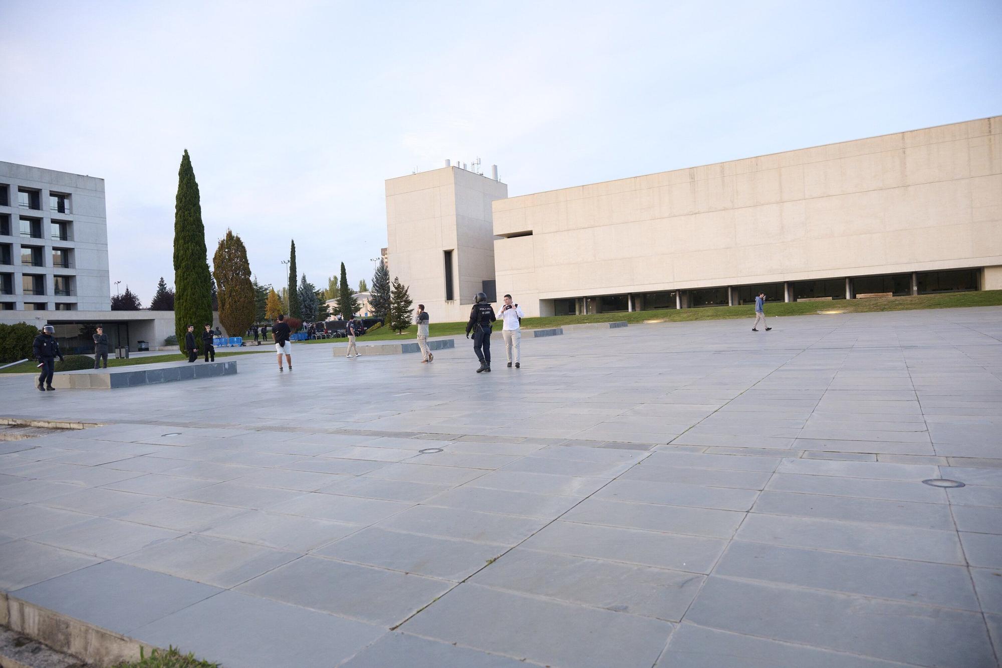 Fotos de los altercados tras la suspensión del acto de Vito Quiles