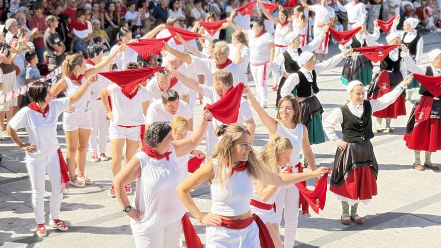 60 años de danza y Larraiza, en Estella-Lizarra