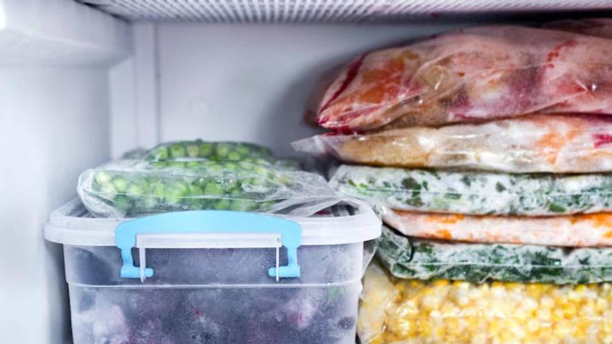 Así es como debes descongelar bien los alimentos, según el enfermero Jorge Ángel