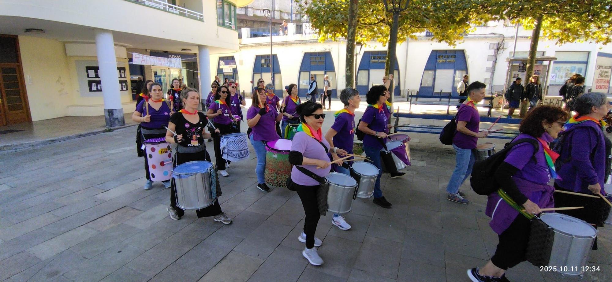En imágenes: Ondarroa celebra el Día del Abrazo a la Diversidad