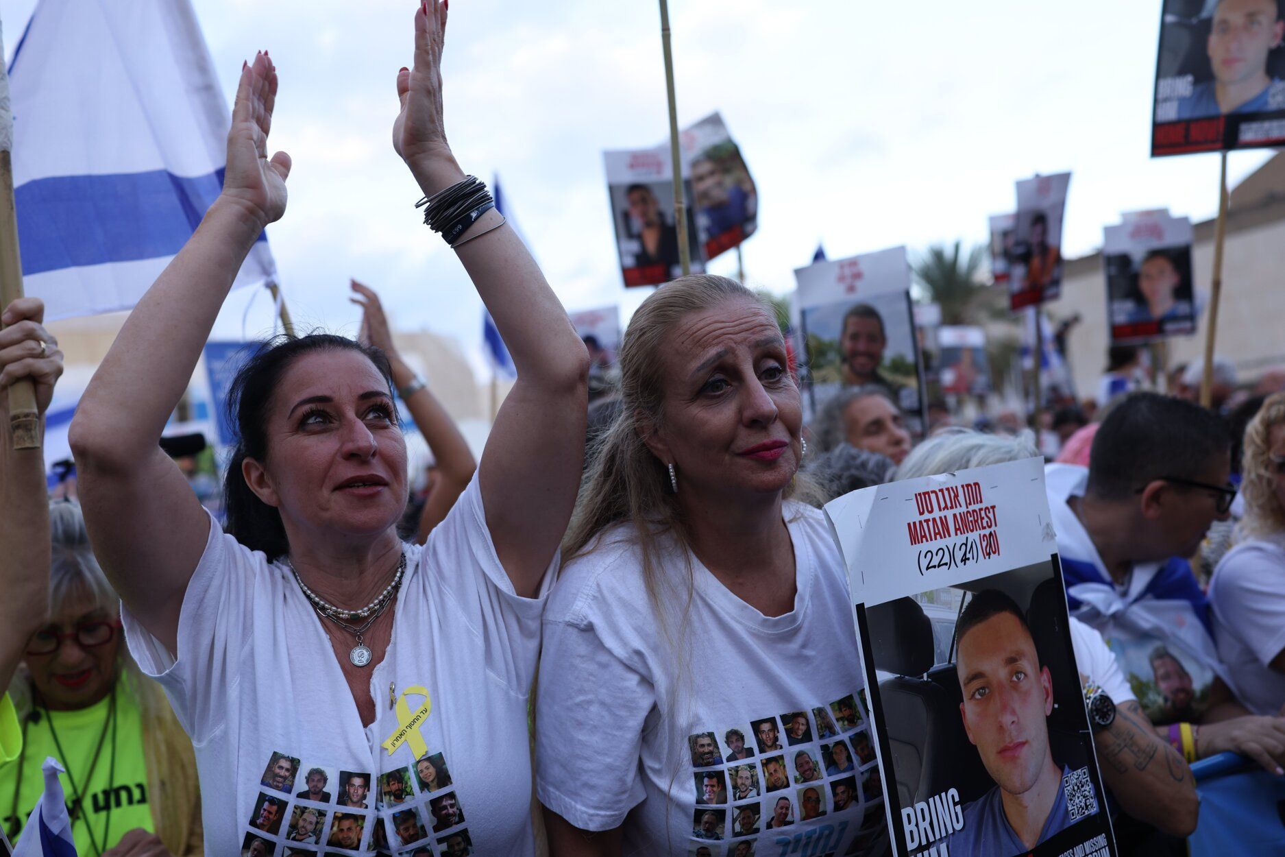 Tel Aviv se despierta expectante ante la liberación de los rehenes en Gaza