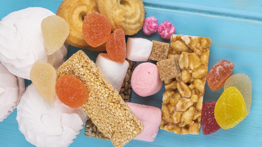 Consumir azúcar en exceso y beber poca agua puede alterar el pH vaginal