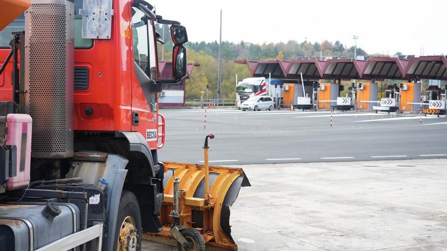 La cota de nieve desciende a 500 metros y Álava activa todos sus planes invernales