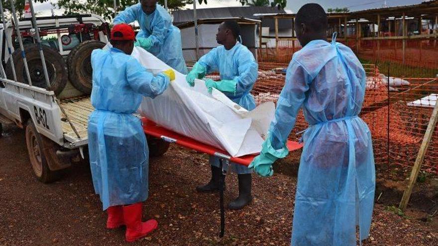 Médicos Sin Fronteras cree que llevará seis meses poner el ébola bajo control