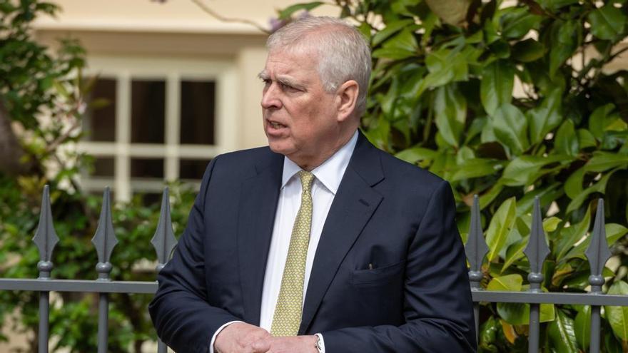 Carlos III retira a su hermano Andrés el título de príncipe