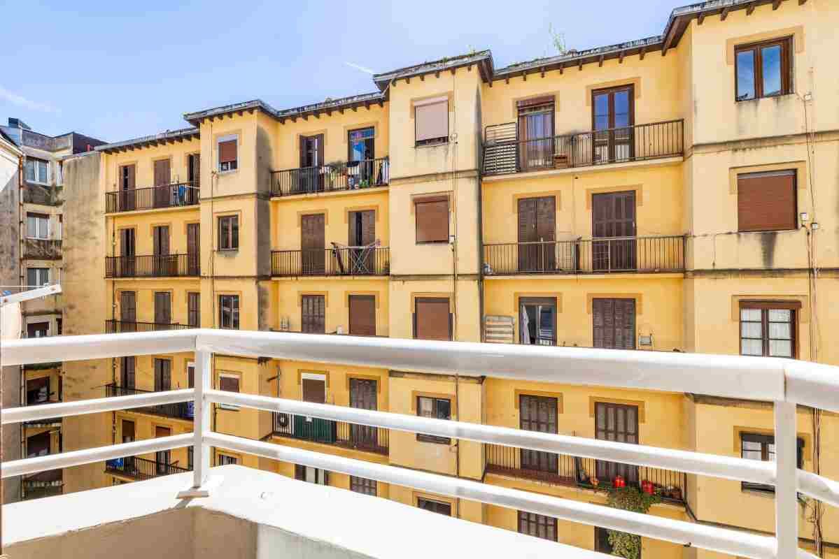 Amplio piso en venta a un paso de la playa de la Zurriol
