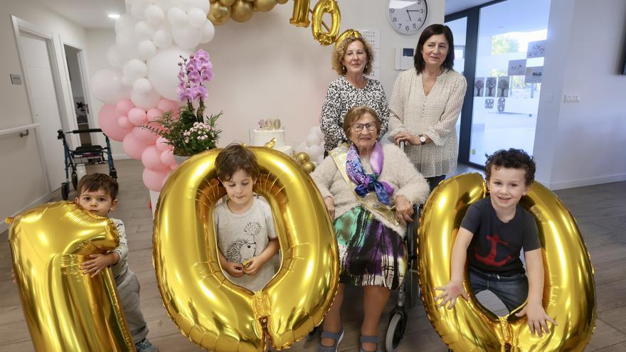 El secreto de la longevidad pasa por ser “alegre, buena persona y comer plátanos”, revela una alavesa centenaria