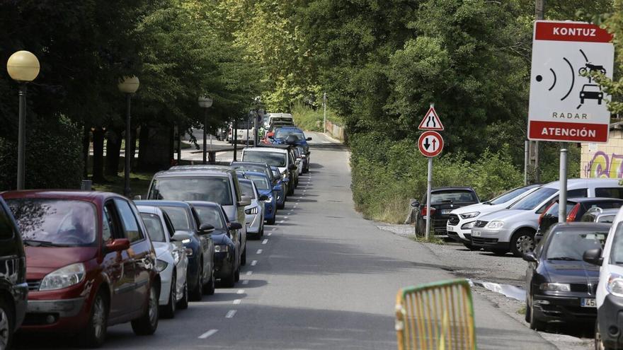 Retenciones de hasta 11 kilómetros en la muga