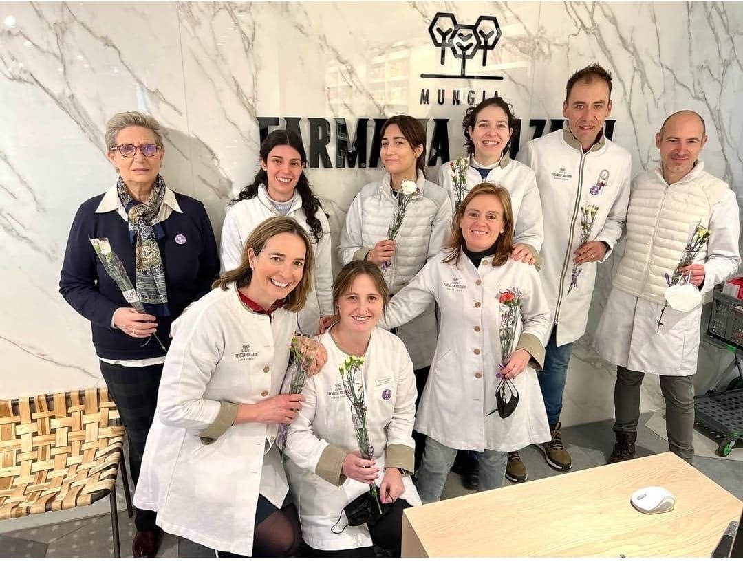 Farmacia Golzarri. Alaitz Golzarri es la propietaria.
