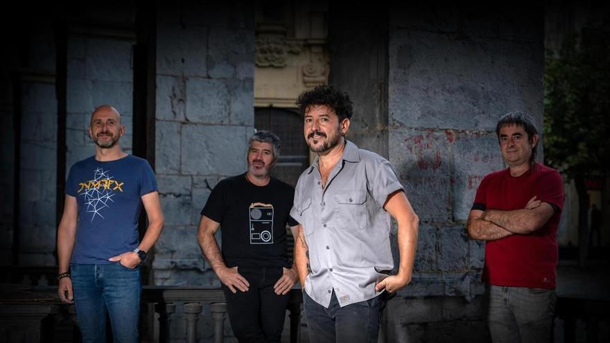 “En cada actuación de Etzakit estamos con una sonrisa antes de salir; nos lo pasamos muy bien”
