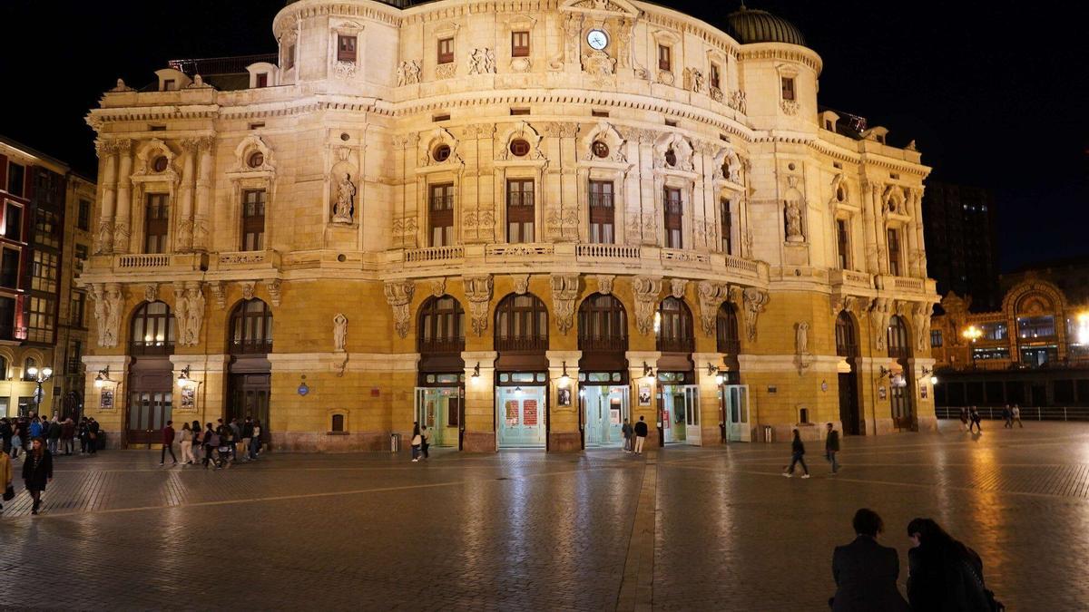 Edificios emblemáticos de Bilbao, como el Teatro Arriaga, apagarán sus luces este sábado para sumarse a La Hora del Planeta